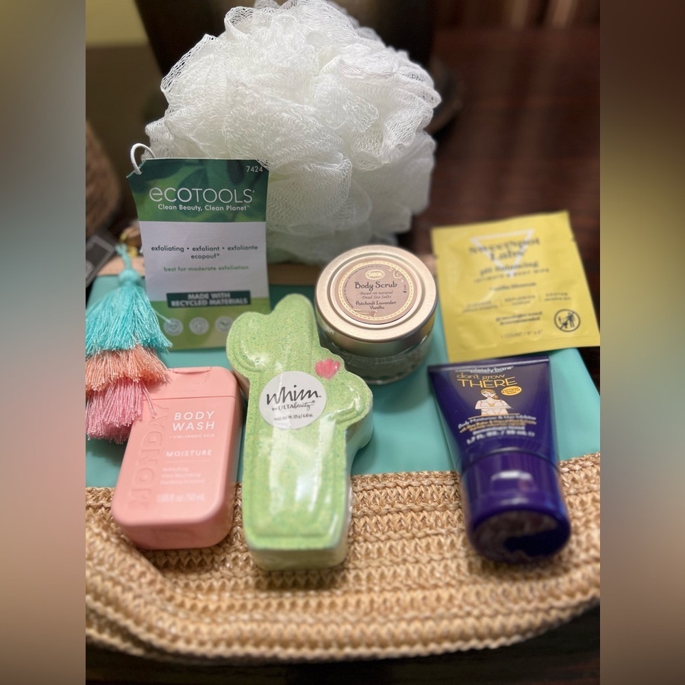 Bath Spa Bundle 6 New Items plus bag!